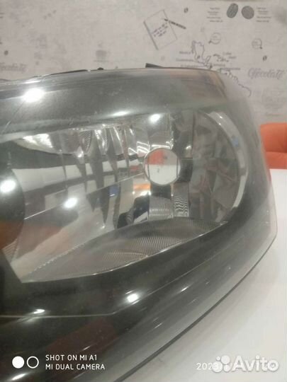 Фара правая на Volkswagen Polo 5 дорест