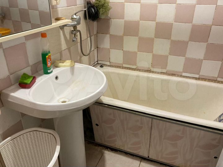 2-к. квартира, 53 м², 2/5 эт.