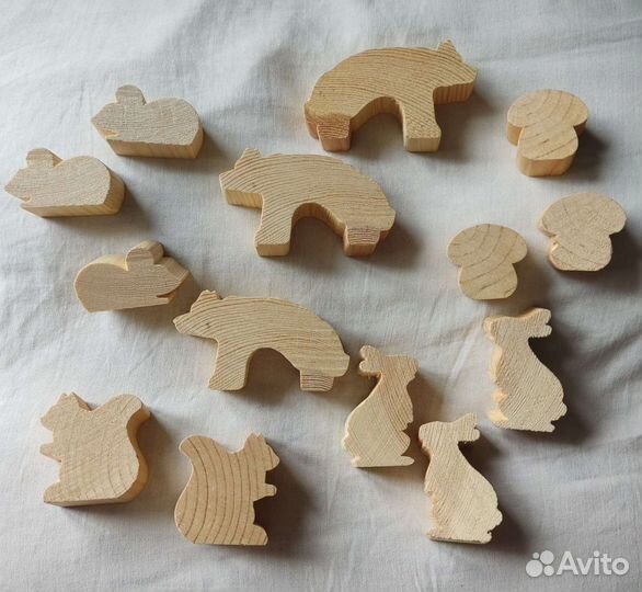 Фигурка деревянная