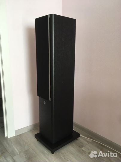 Акустические колонки jbl