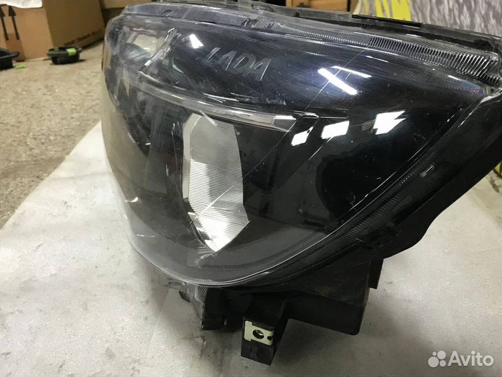 Стекло фары левой Лада Веста LADA Vesta
