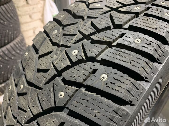 Bridgestone Blizzak Spike-02 225/50 R17 94T