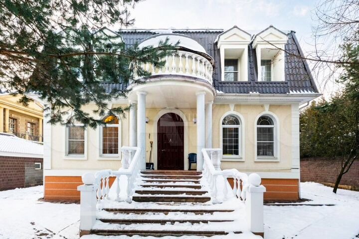 Дом 530 м² на участке 15 сот.