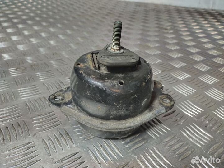 Подушка крепления двигателя Renault Laguna