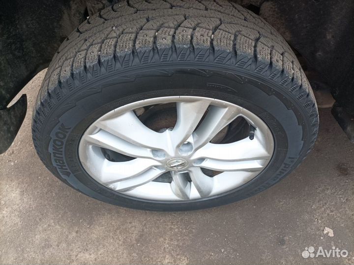 Hankook AH22 215/60 R17 T