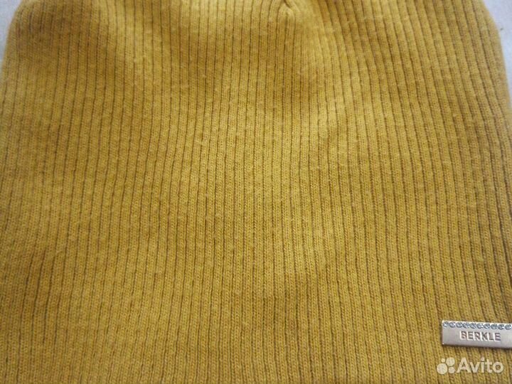 Женская шапка со снудом