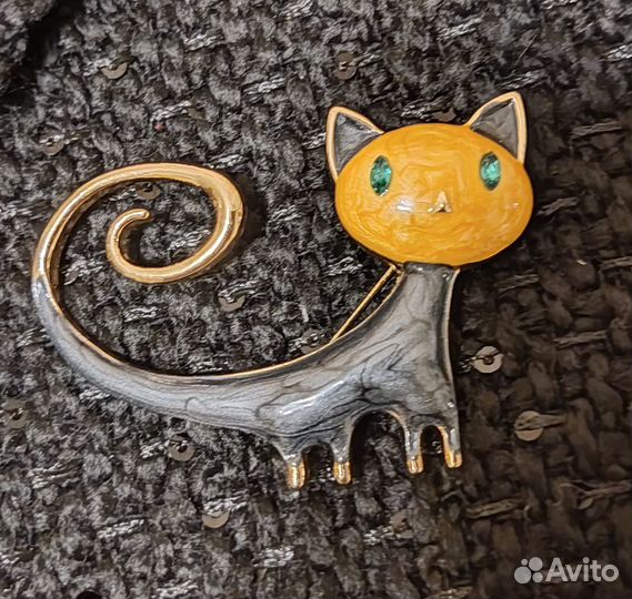 Брошь милый котик