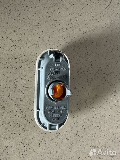 Повторитель поворотов в крыло Caravelle 2008