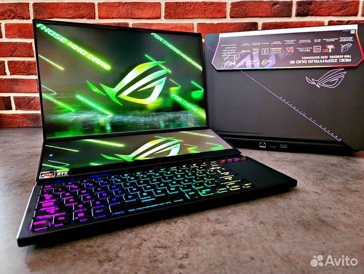 Asus ROG Zephyrus Duo 16 дюймов с 2мя дисплеями