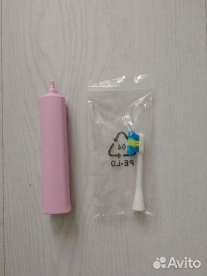 Электронная зубная щетка