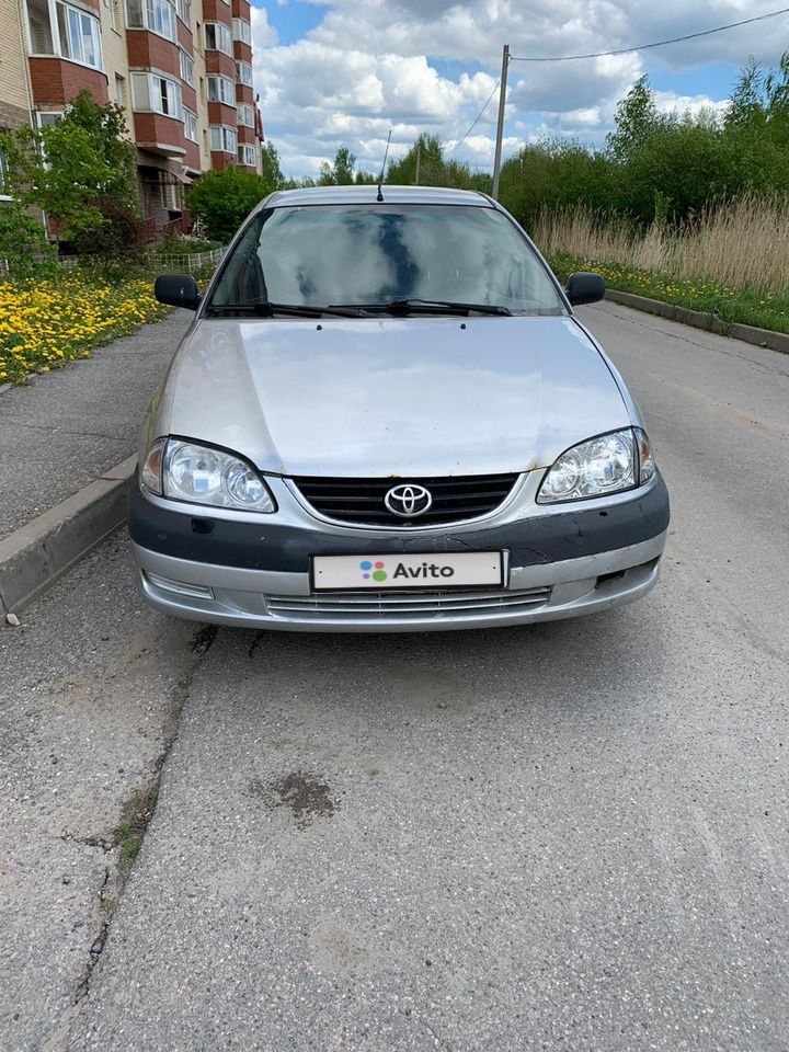Toyota Avensis: фото владельца