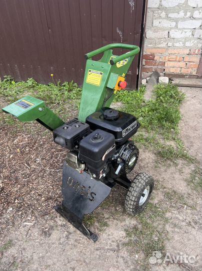 Измельчитель веток бензиновый