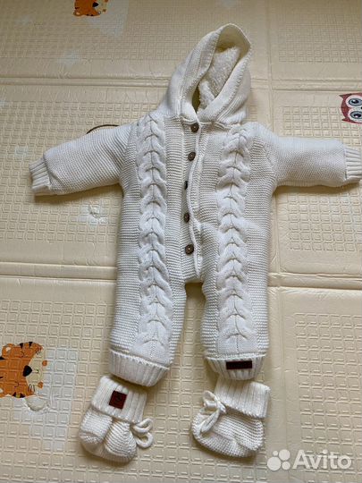 Вязаный комбинезон для новорожденного 56-62