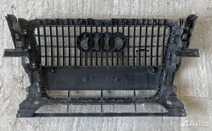 Audi q5 решетка радиатора с хромом