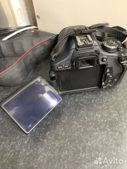Зеркальный фотоаппарат