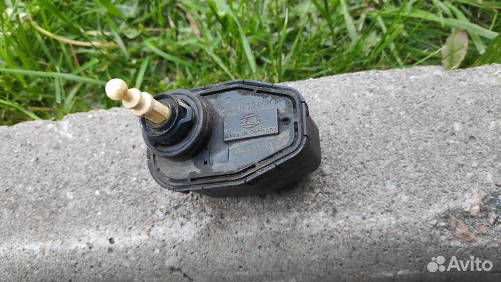 Электрокорректор фар Golf 3