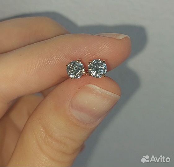 Золотые пусеты с муассанитами 4,5 мм