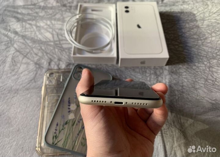 iPhone 11, 64 ГБ