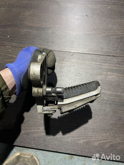 Левый кронштейн для suzuki hayabusa gsx1300r 03