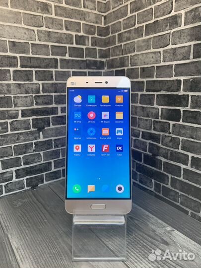 Смартфон Xiaomi Mi 5