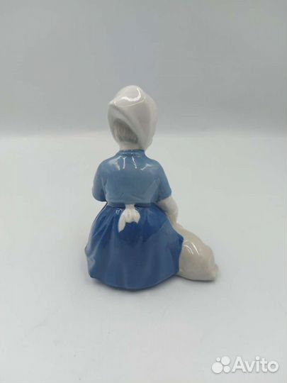 Статуэтка фарфор 