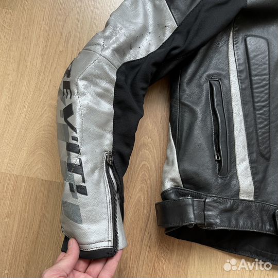 Топовая кожаная мотокуртка Revit, размер 48-50