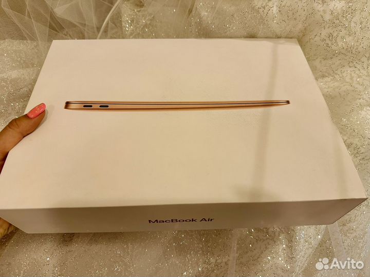 Apple MacBook Air 13 2019 золотистый