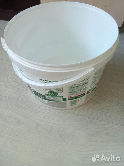 Ведра пластиковые 10.7 литров и 5.6 литров