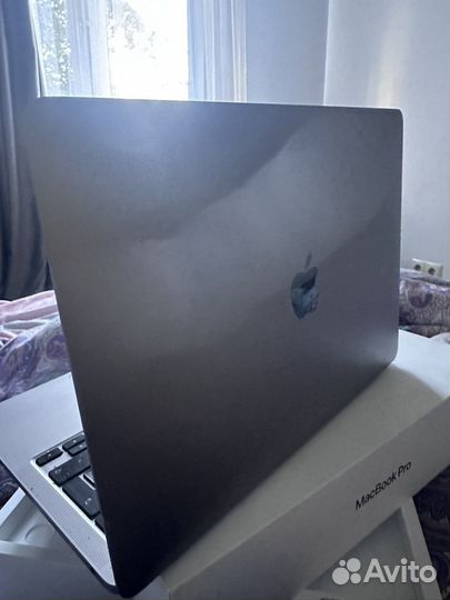 Macbook pro 13 2020 i5 8gb 256