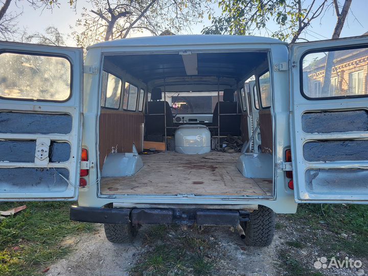 УАЗ 452 Буханка цельнометаллический, 1995