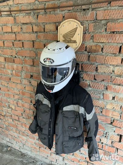 Вешалка для шлема и экипировки мотоцикла, мотоэкип