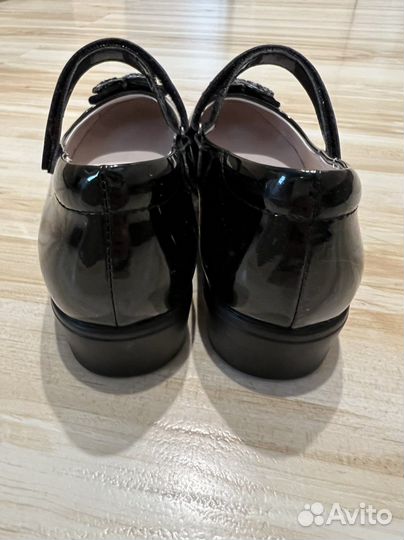 Ткфли Новые школьные Kapika