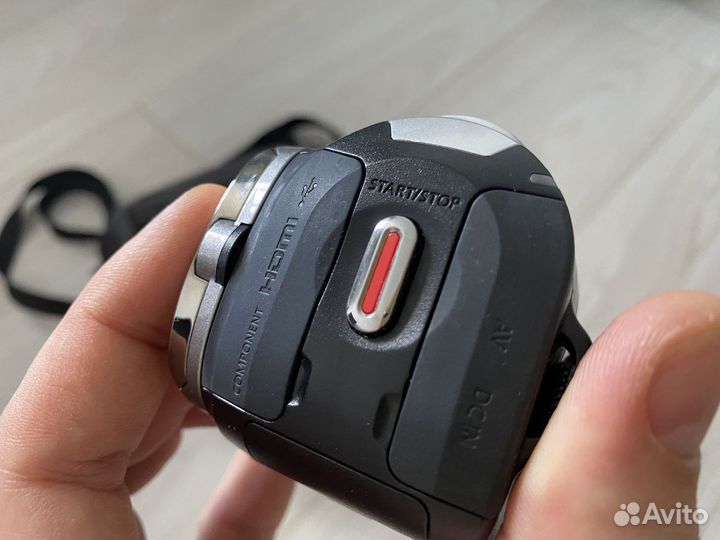 Видеокамера Canon legria HF R106