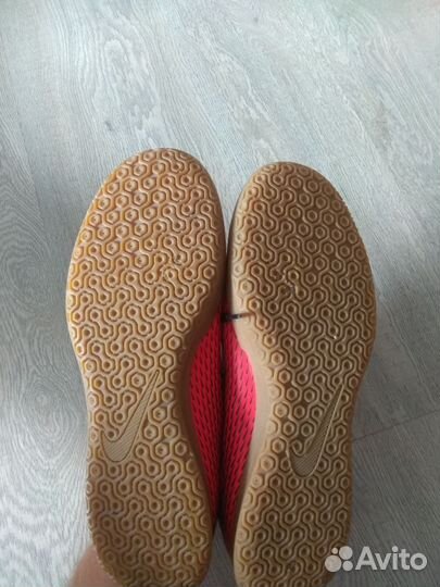 Футзалки Nike: розовые (42 размер)