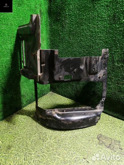 Крепление фары (кронштейн фары) левой Scania