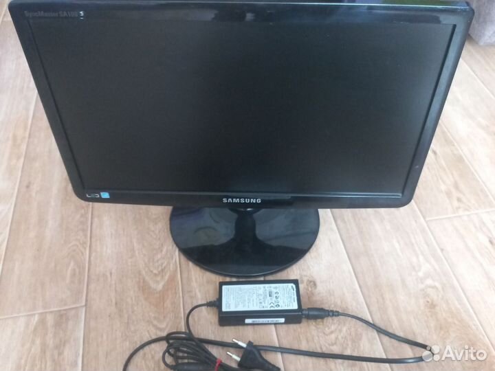 Монитор Samsung