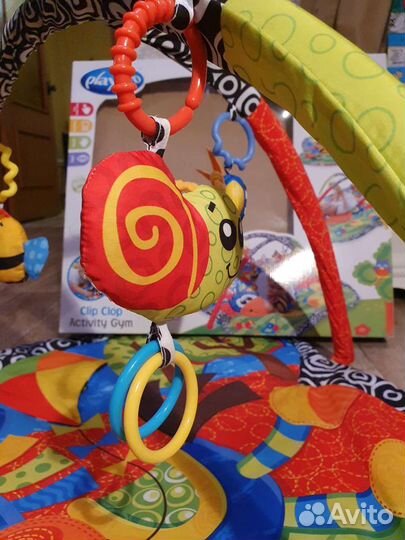 Развивающий коврик для ребенка