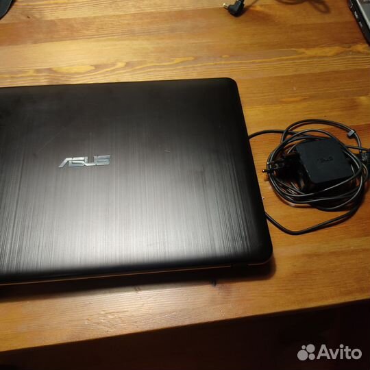 Ноутбук asus
