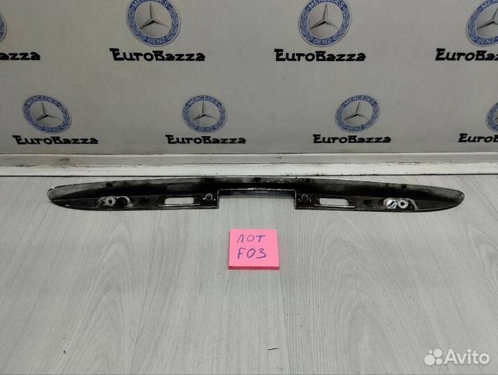 Молдинг крышки багажника Mercedes W251