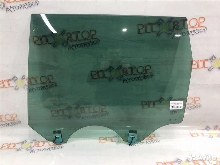 Стекло двери заднее левое VW Touareg GP (7LA,7L6