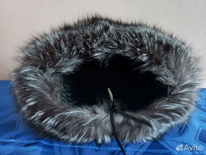 Шапка женская вязаная енотовая