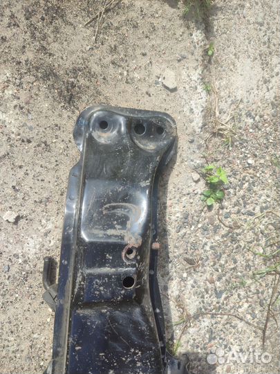 Балка задняя mazda 323