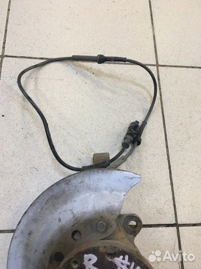 Поворотный кулак правый Ваз LADA Priora 2172 21126