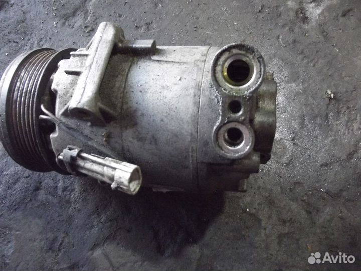 Компрессор кондиционера Opel Astra H