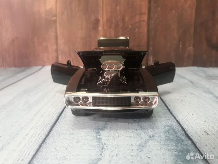 Модель автомобиля Dodge Charger 1970 1/24