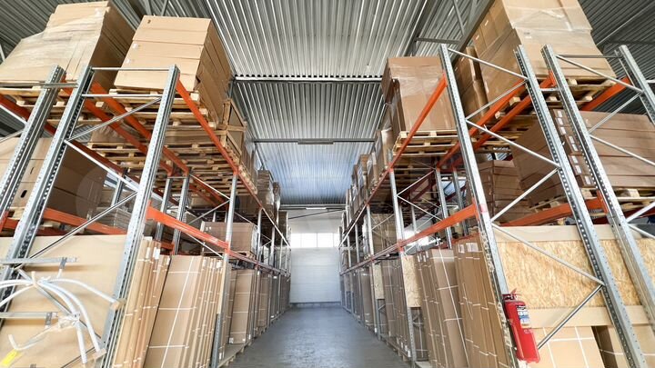 Склад от 5000 до 15000 м2 въедет фура