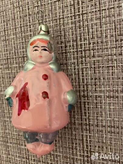Елочная игрушка. Девочка с флажком. СССР