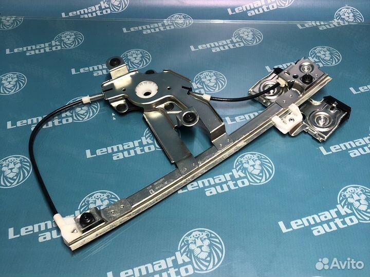 Стеклоподъемник задний правый Skoda Octavia Тур