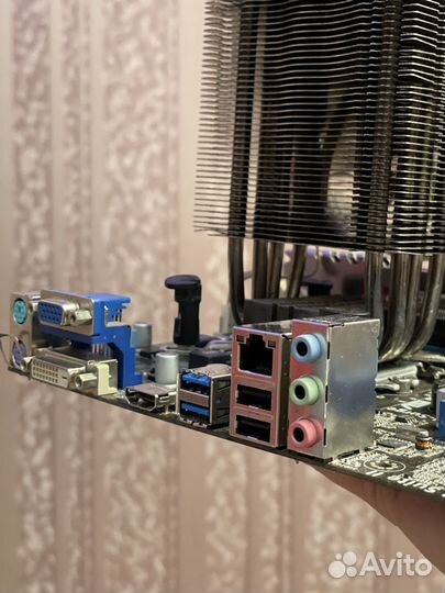 Материнская плата