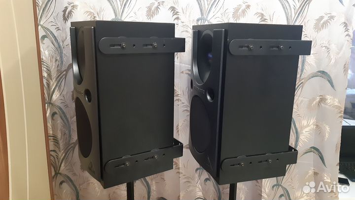 Колонки Behringer CE1000P